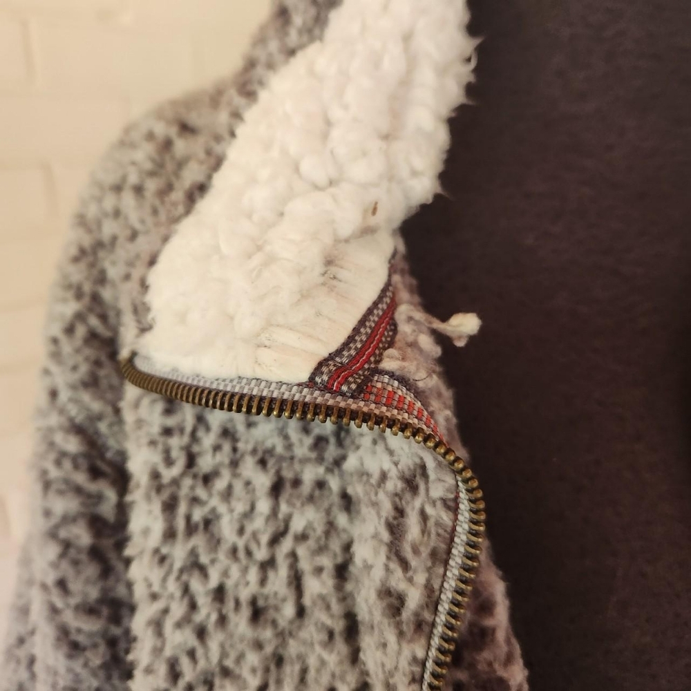 Soft Sherpa Jacket. Swiss Tech Size Large - image 7